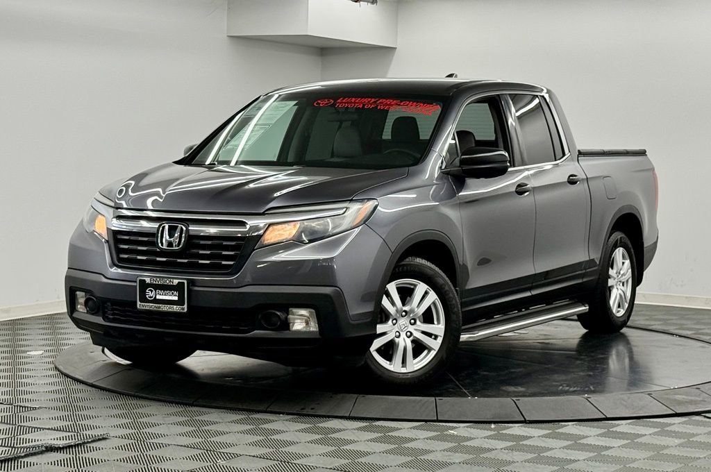 Used 2017 Honda Ridgeline RT image 2