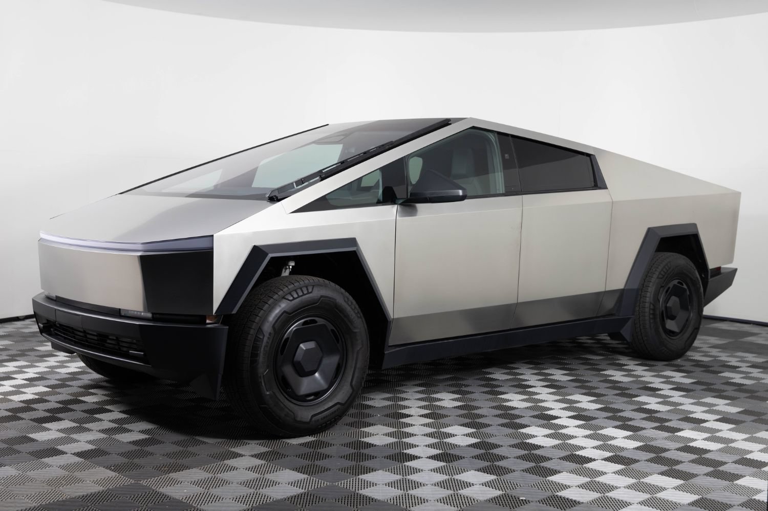 Used 2026 Tesla Cybertruck AWD Crew Cab image 1