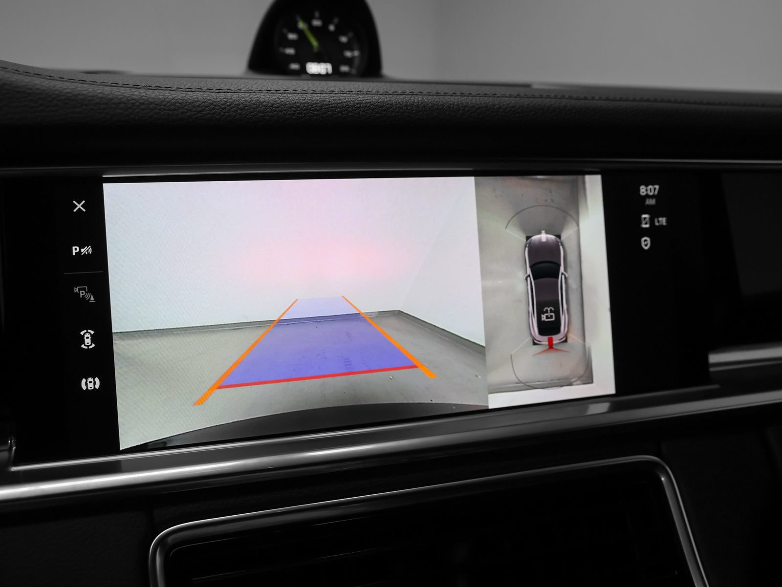 Certified 2023 Porsche Panamera AWD/4WD image 35