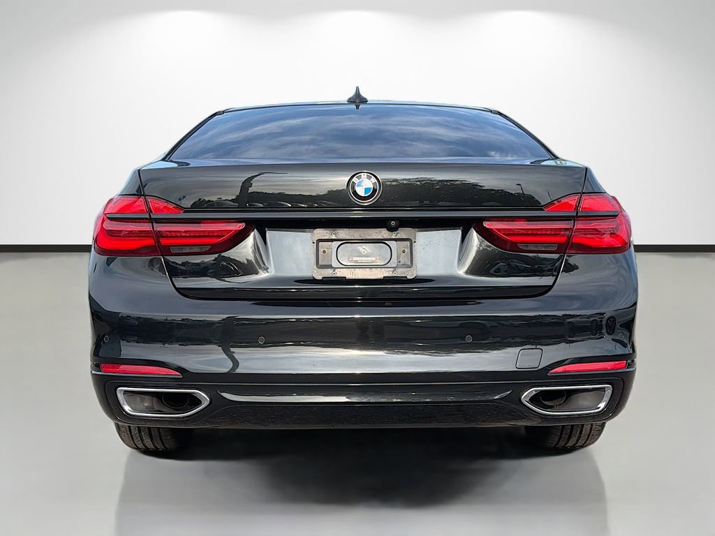 Used 2018 BMW 740i image 4