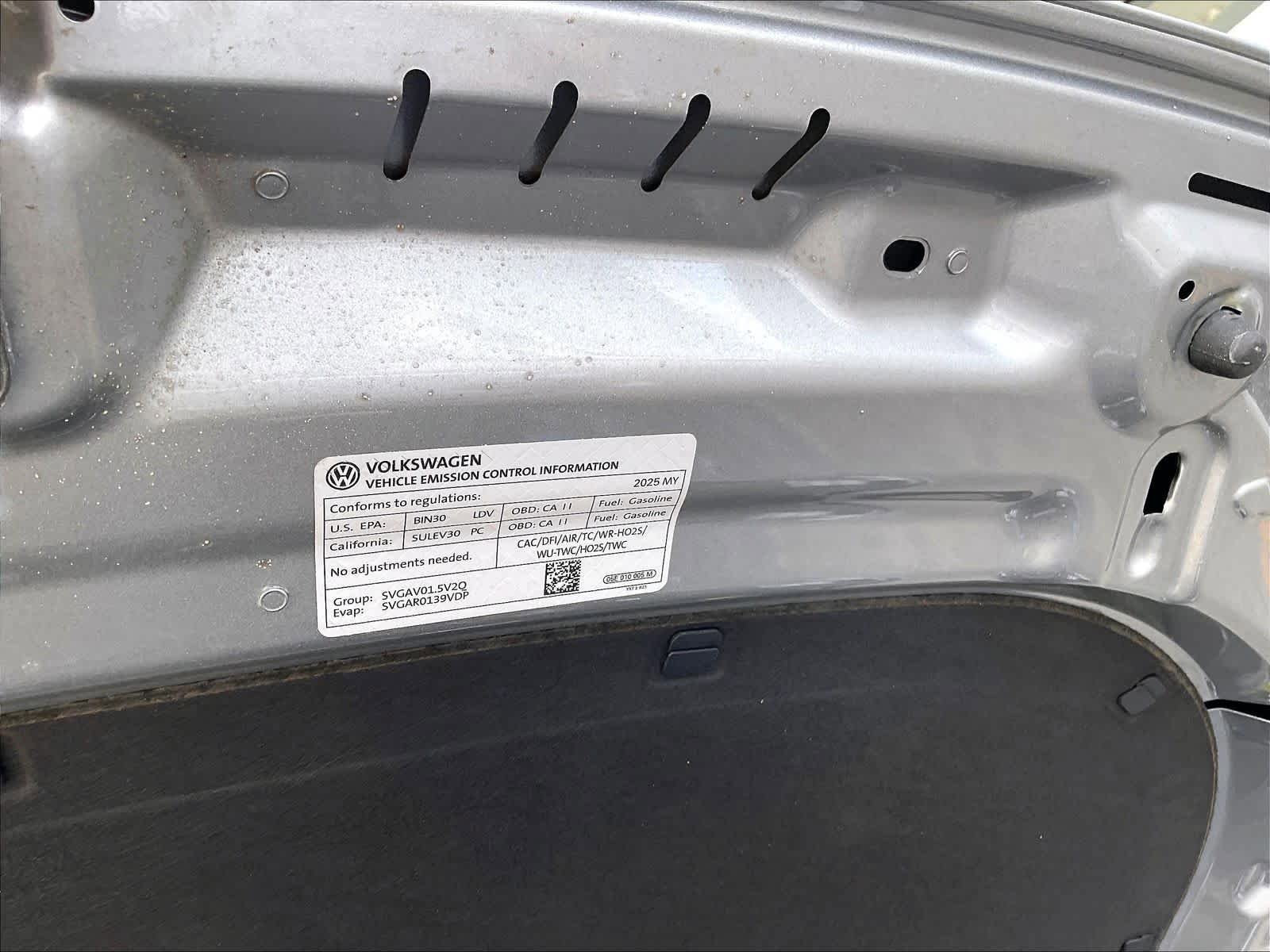 Used 2025 Volkswagen Jetta SE FWD image 35