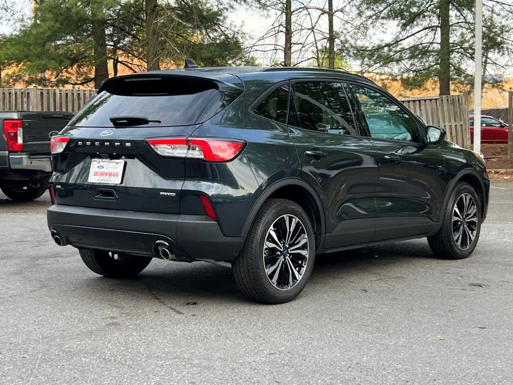 Used 2022 Ford Escape SE w/ SE Sport Appearance Package image 7