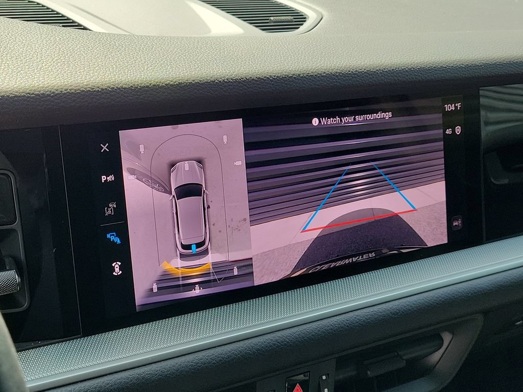 Certified 2025 Porsche Cayenne AWD/4WD image 30