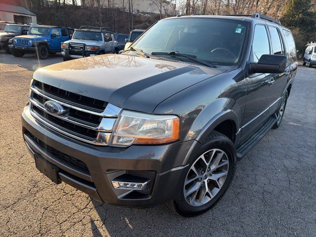 Used 2016 Ford Expedition XLT w/ Equipment Group 202A image 2