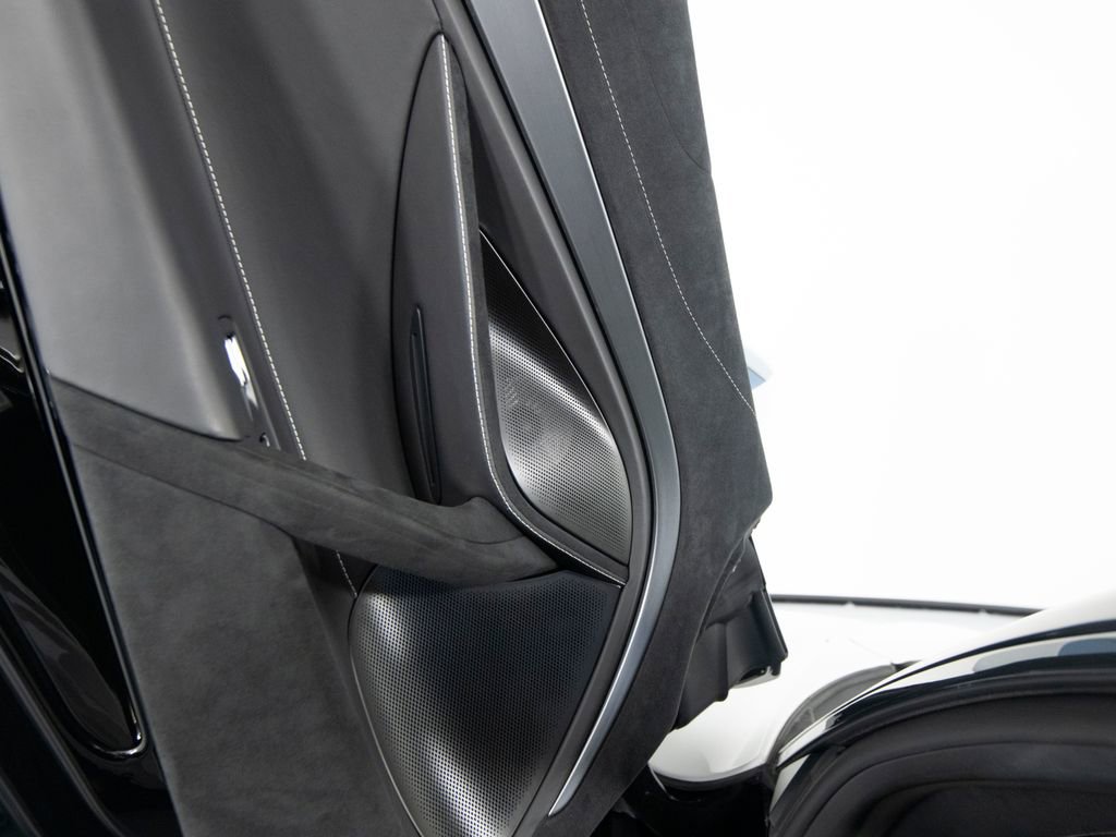 Used 2024 McLaren 750S Spider image 12