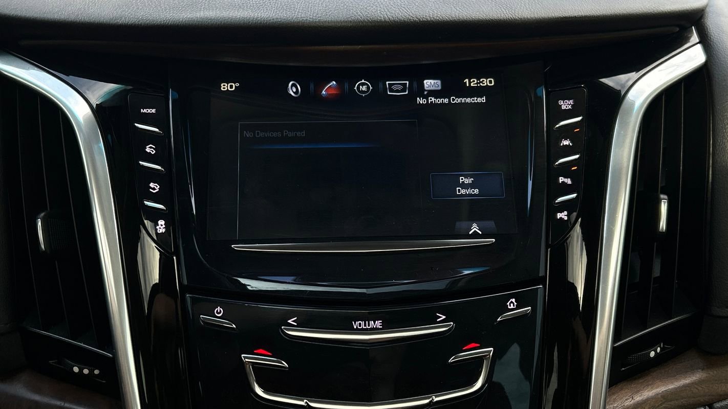 Used 2020 Cadillac Escalade Premium Luxury AWD/4WD image 39
