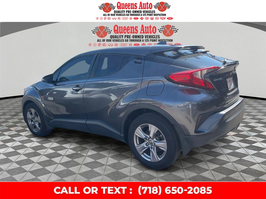 Used 2019 Toyota C-HR LE FWD image 4