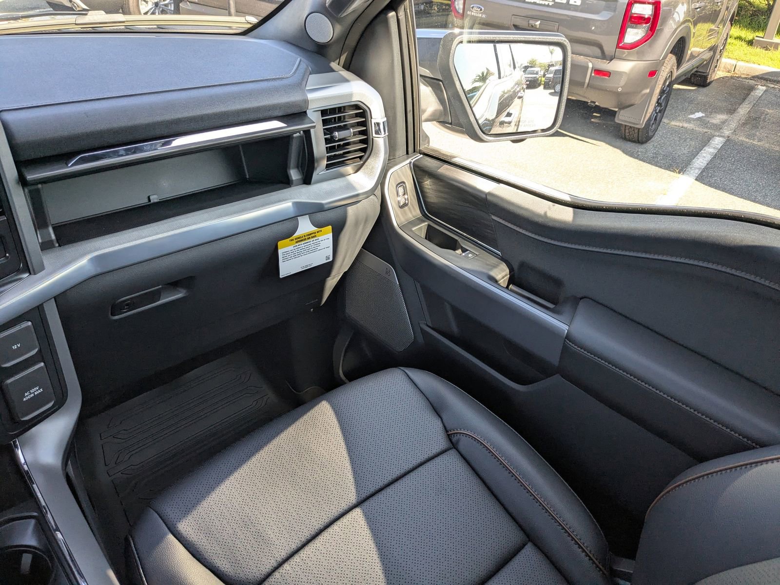 New 2025 Ford F150 Lariat w/ Equipment Group 501A Mid image 18