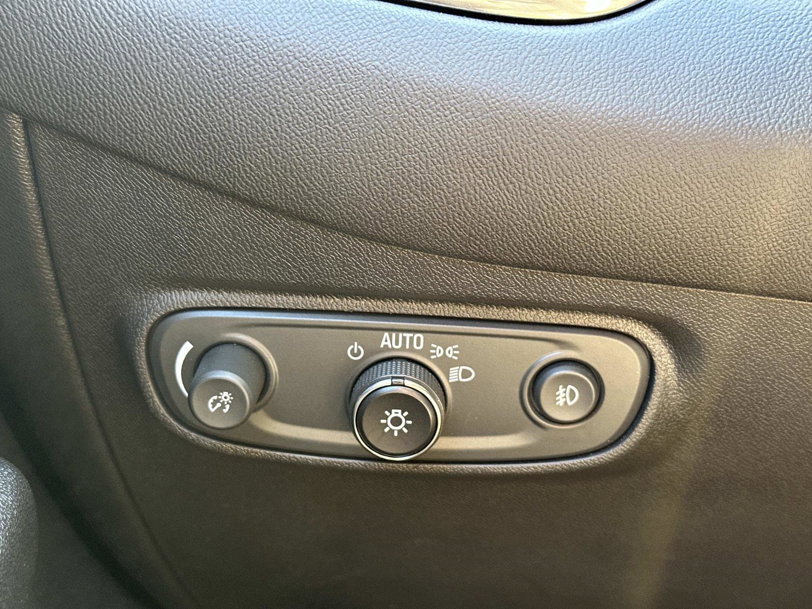 Certified 2022 Chevrolet Equinox Premier w/ LPO, Floor Liner Package image 25