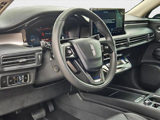 New 2025 Lincoln Corsair Reserve w/ Equipment Group 202A video 3