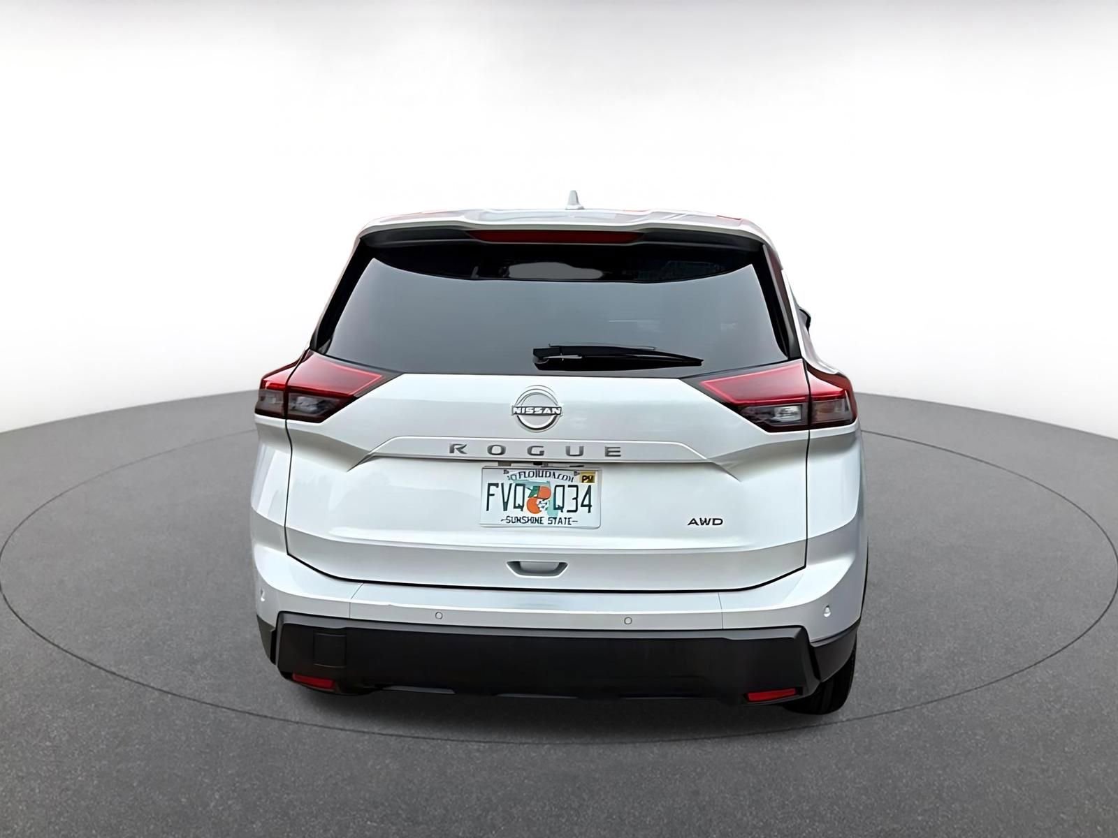 Used 2025 Nissan Rogue SV AWD/4WD image 6