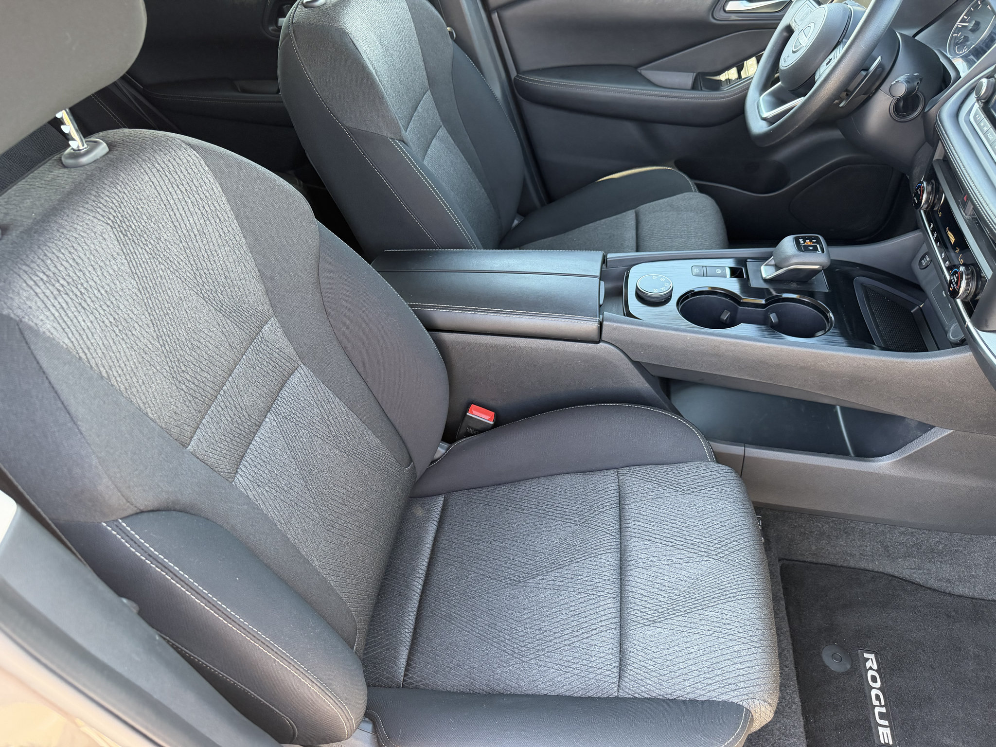 Used 2024 Nissan Rogue SV AWD/4WD image 20