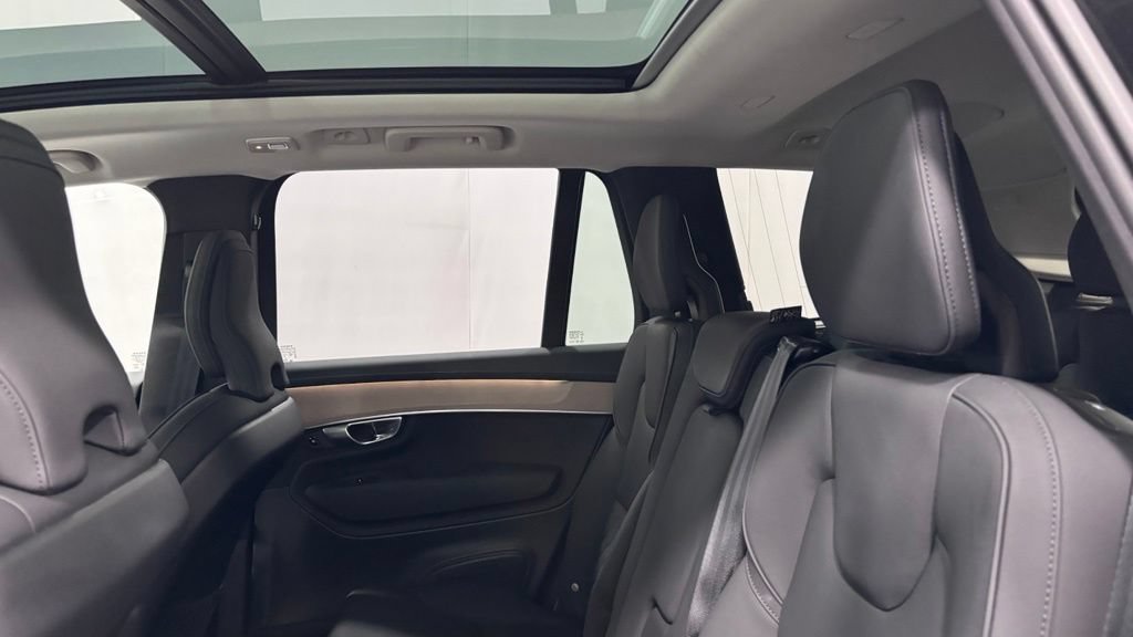 Certified 2026 Volvo XC90 B6 Plus AWD/4WD image 22