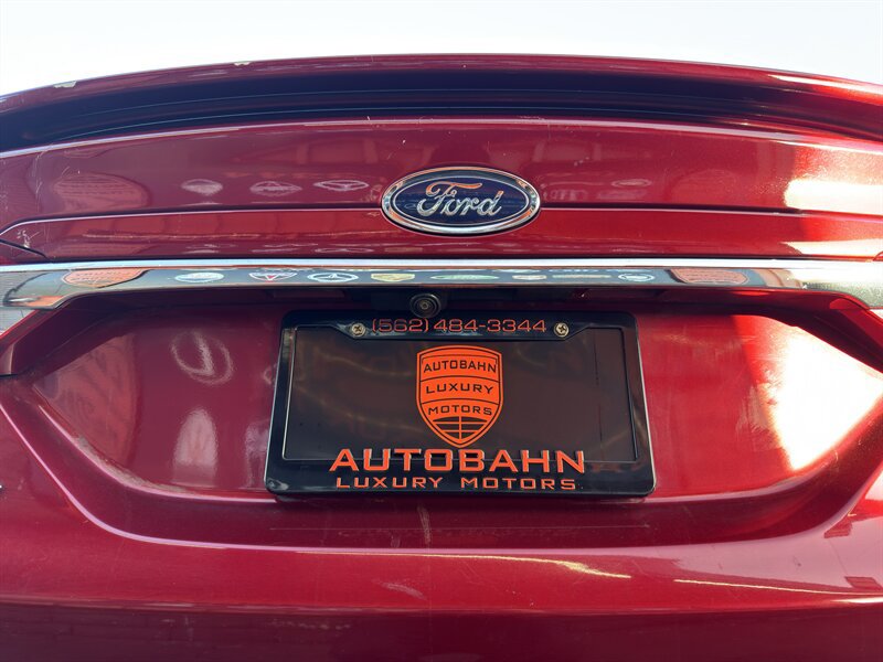 Used 2018 Ford Fusion SE w/ Equipment Group 201A FWD image 15