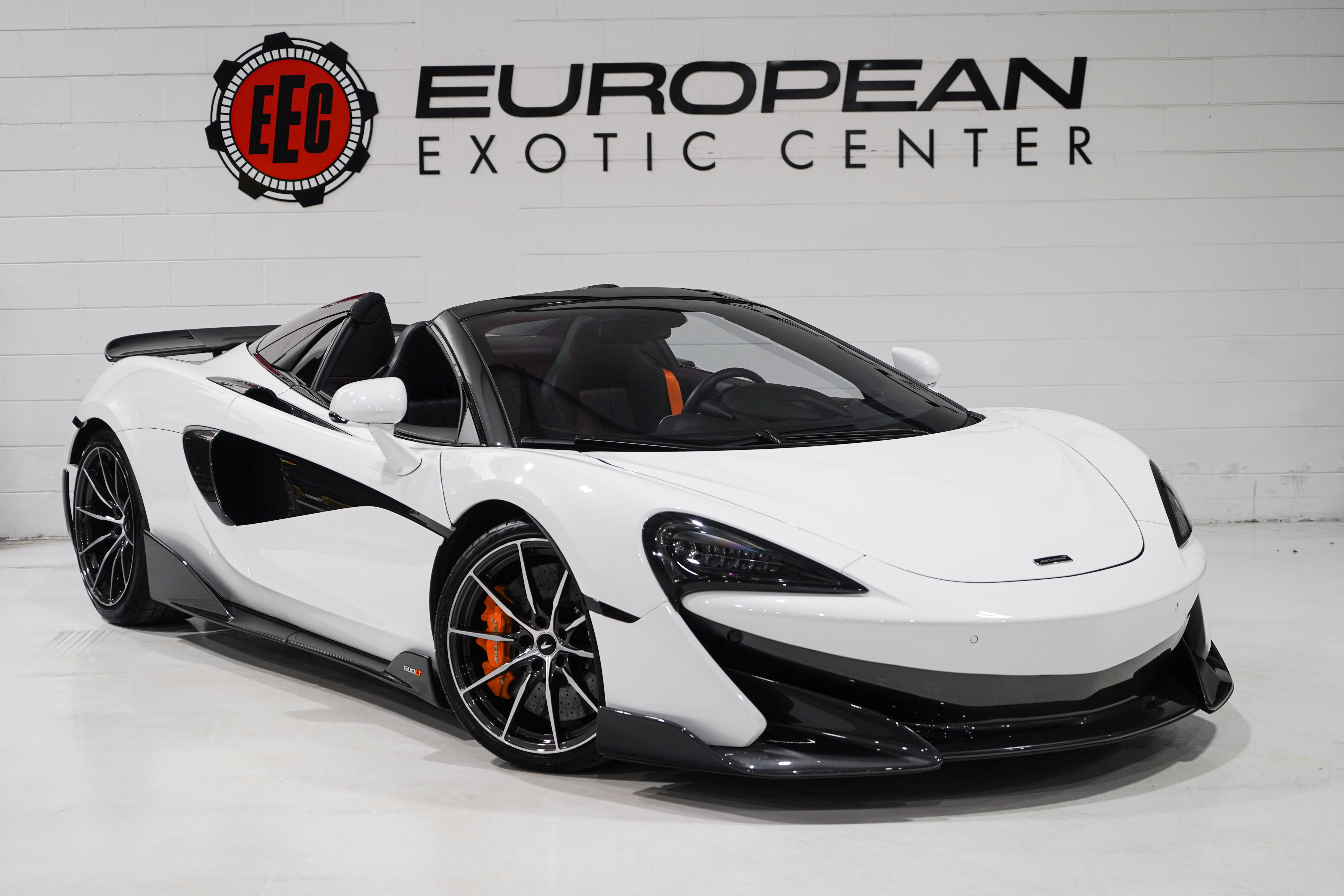Used 2020 McLaren 600LT Spider RWD image 1