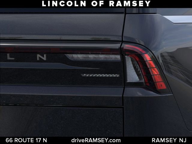New 2026 Lincoln Navigator Premiere AWD/4WD image 22
