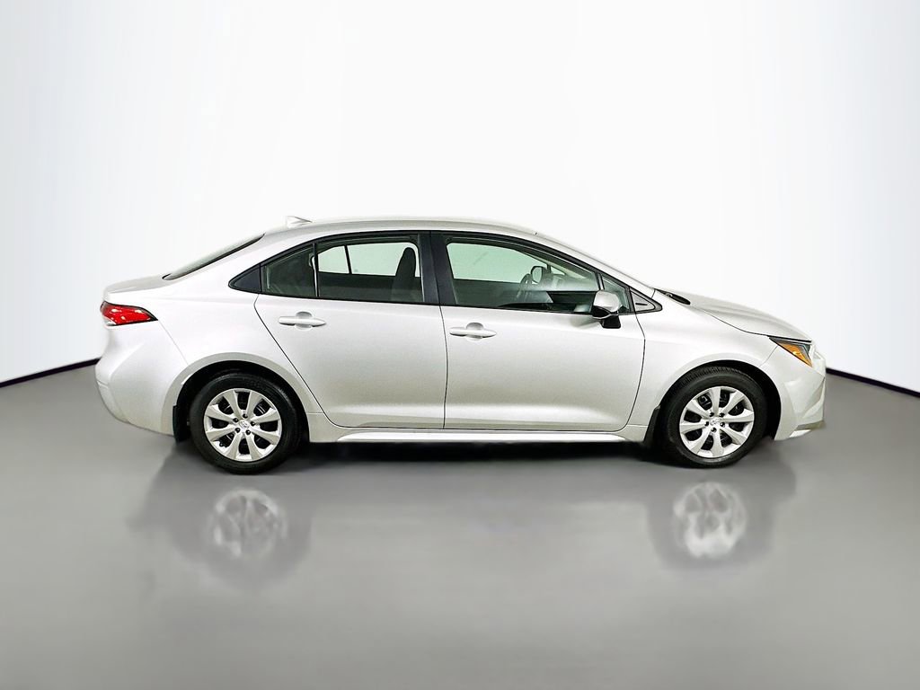 Used 2025 Toyota Corolla LE image 7
