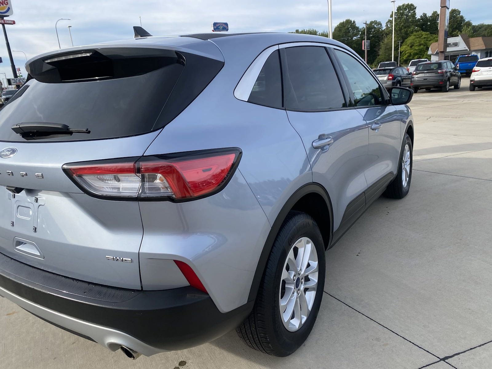 Used 2022 Ford Escape SE w/ Cold Weather Package AWD/4WD image 10