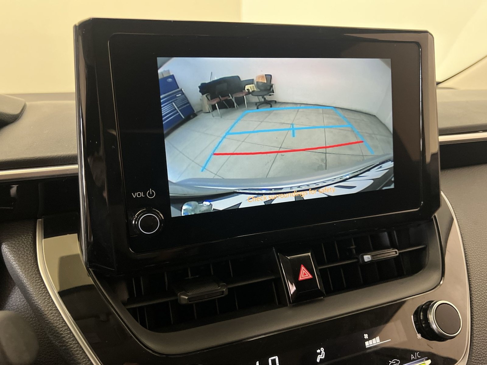 Used 2024 Toyota Corolla LE FWD image 18