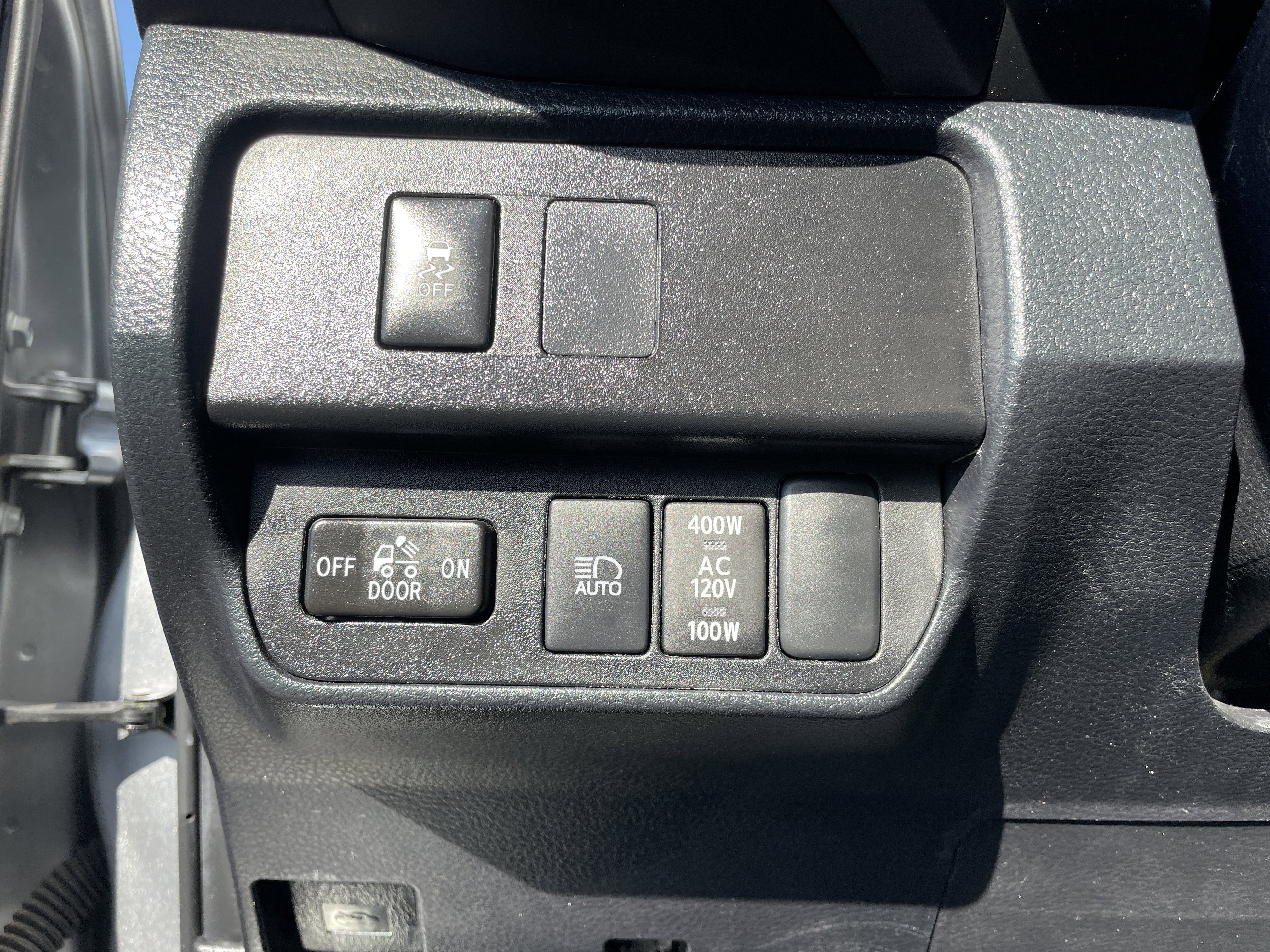 Used 2023 Toyota Tacoma TRD Off-Road w/ Technology Package image 18