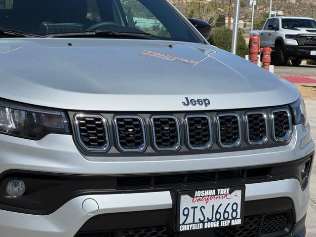 New 2025 Jeep Compass Latitude image 7