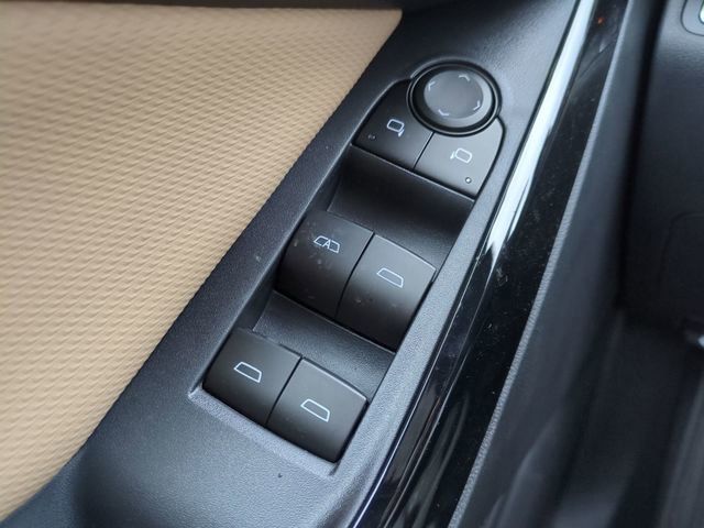 New 2026 Chevrolet Equinox ACTIV w/ Convenience Package III FWD image 23