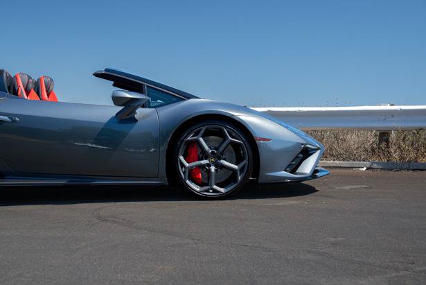 Used 2020 Lamborghini Huracan EVO RWD image 22