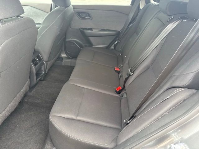 Used 2023 Nissan Rogue S image 11