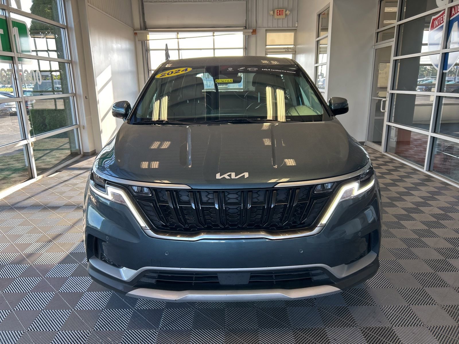 Certified 2024 Kia Carnival EX image 2