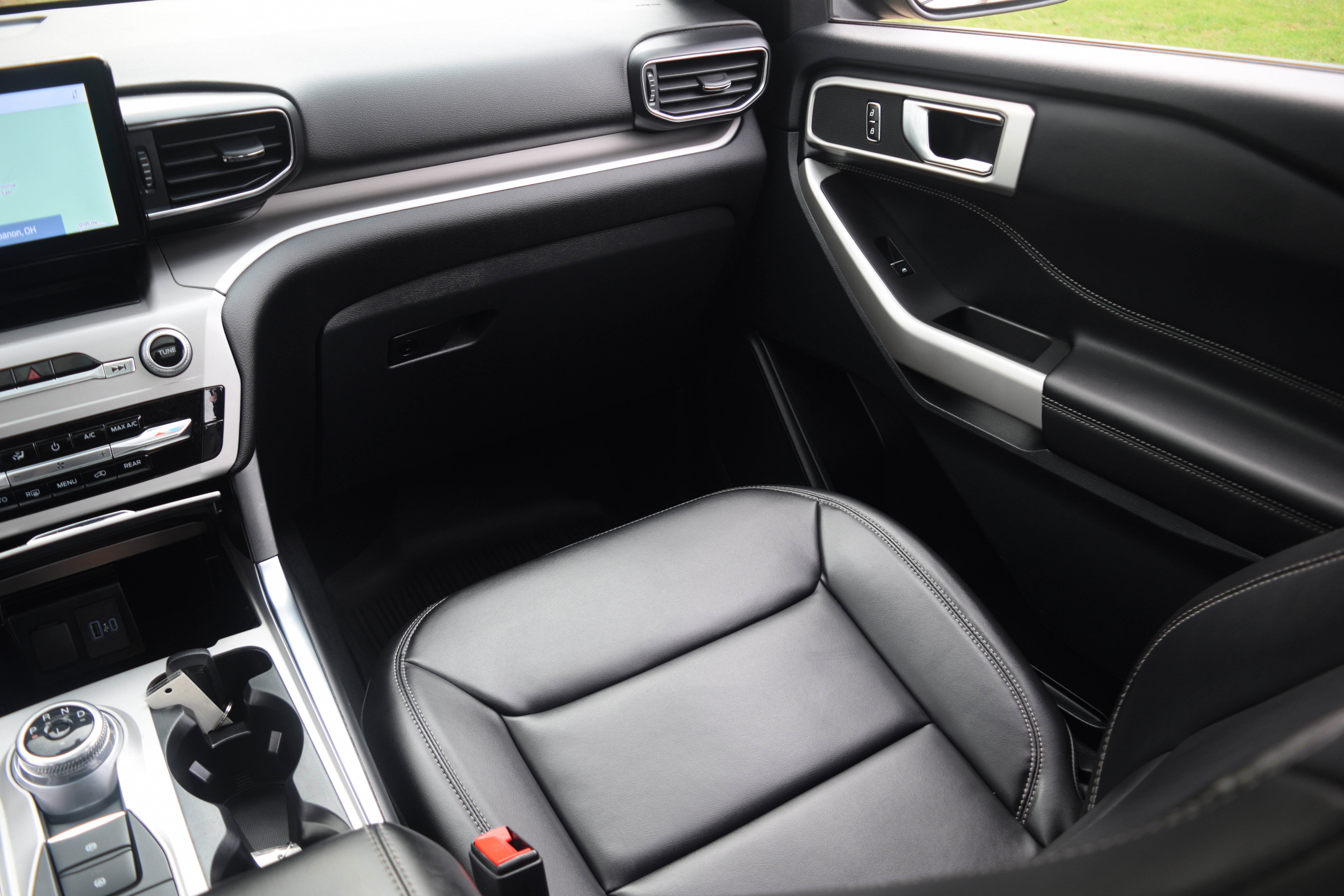 Used 2023 Ford Explorer XLT w/ Equipment Group 202A image 14