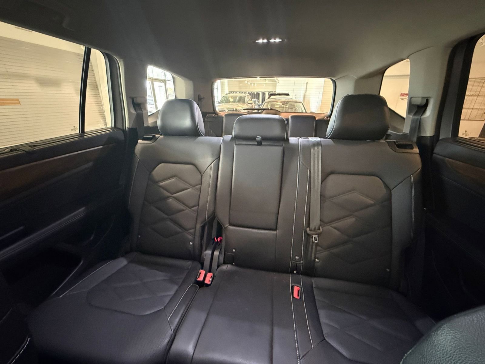 Used 2025 Volkswagen Atlas SE image 38