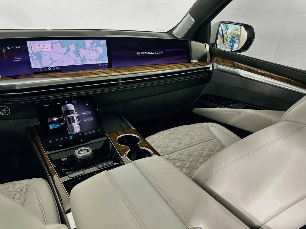 Used 2026 Cadillac Escalade Platinum Sport w/ LPO, ONYX Package AWD/4WD image 24
