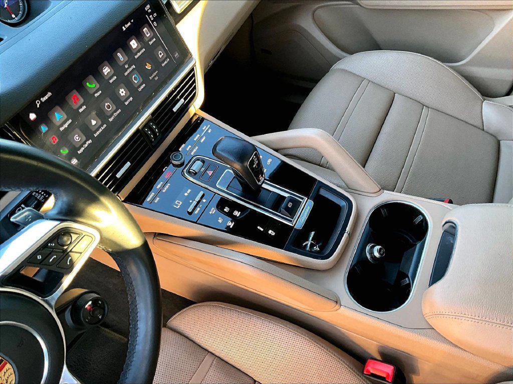 Used 2022 Porsche Cayenne Platinum Edition AWD/4WD image 17