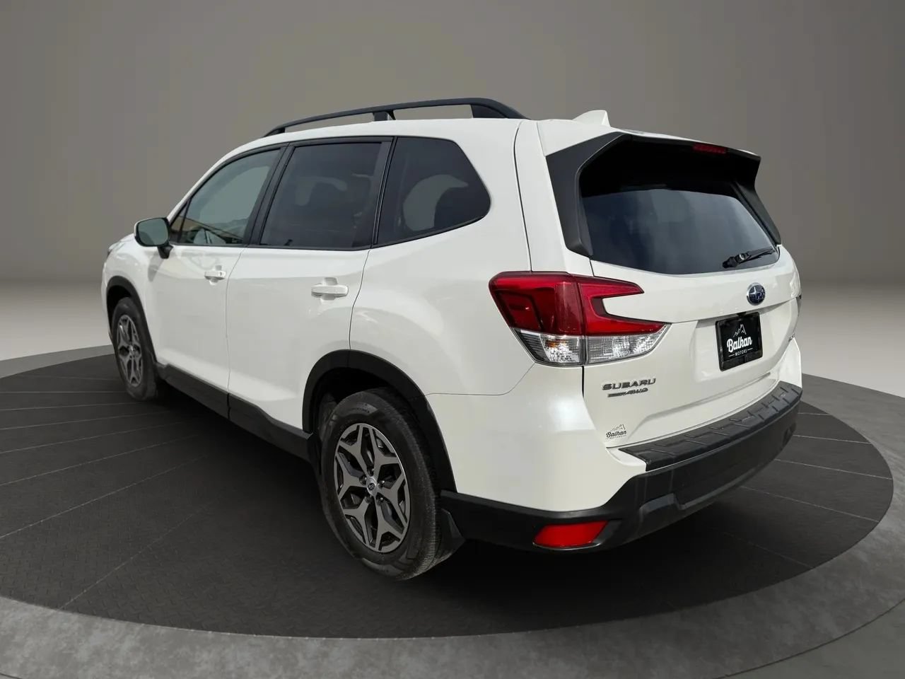Used 2019 Subaru Forester Premium w/ All-Weather Package AWD/4WD image 8
