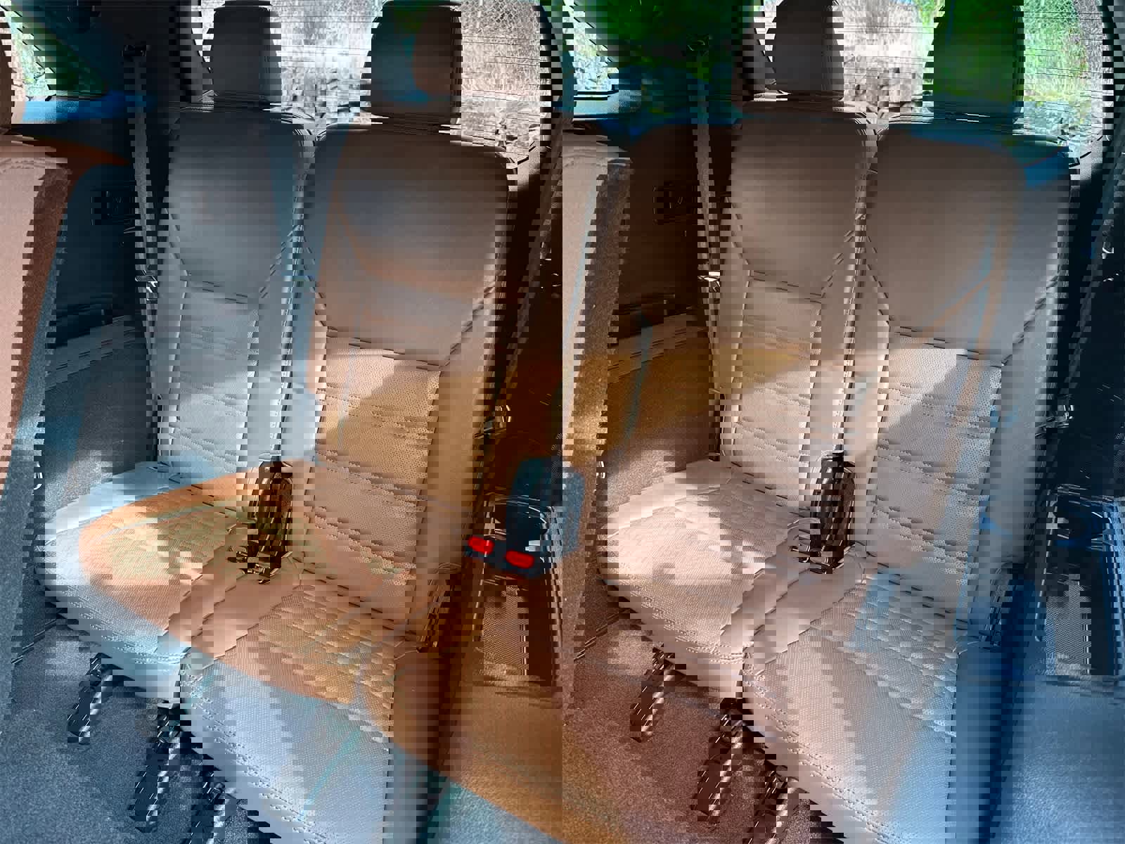 Used 2019 Kia Sorento SX image 28