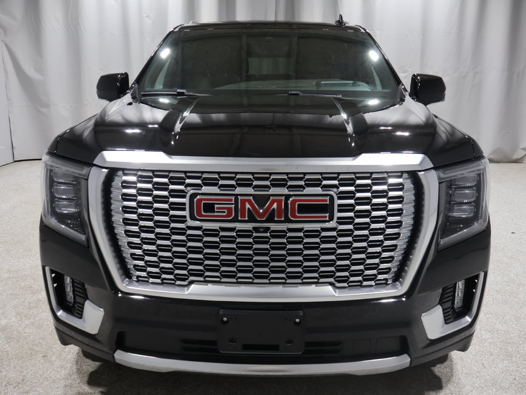 Used 2024 GMC Yukon XL Denali w/ Denali Reserve Package AWD/4WD image 8