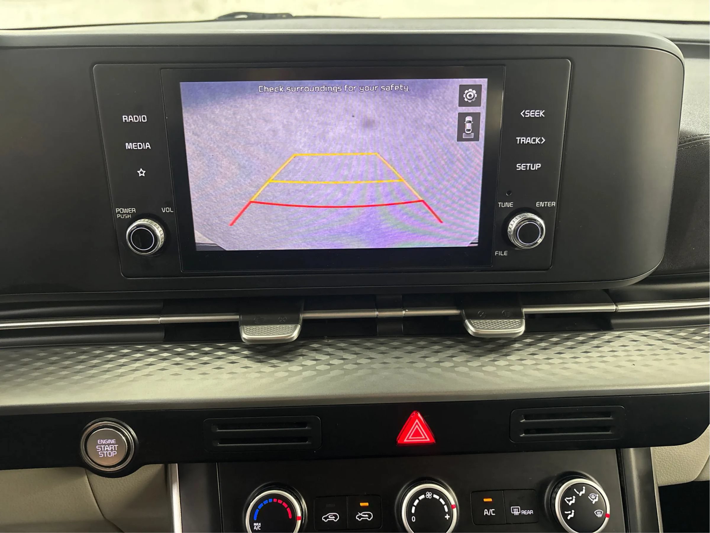 Used 2022 Kia Carnival LX FWD image 34