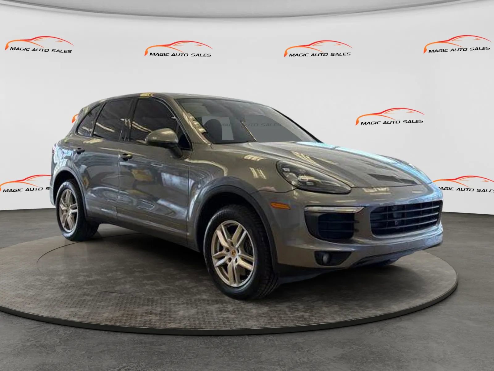Used 2016 Porsche Cayenne w/ Premium Package Plus image 3