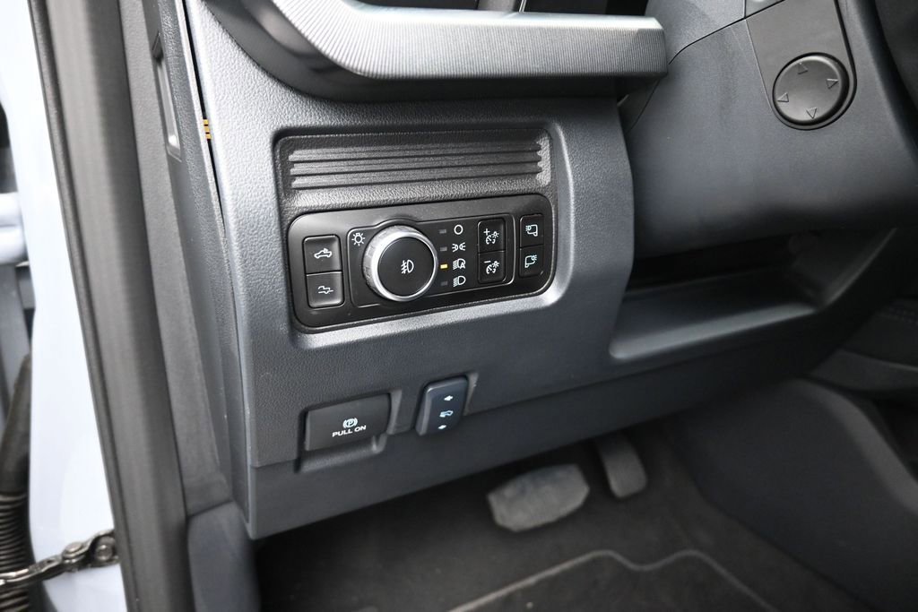Used 2026 Ford F250 Platinum AWD/4WD image 13