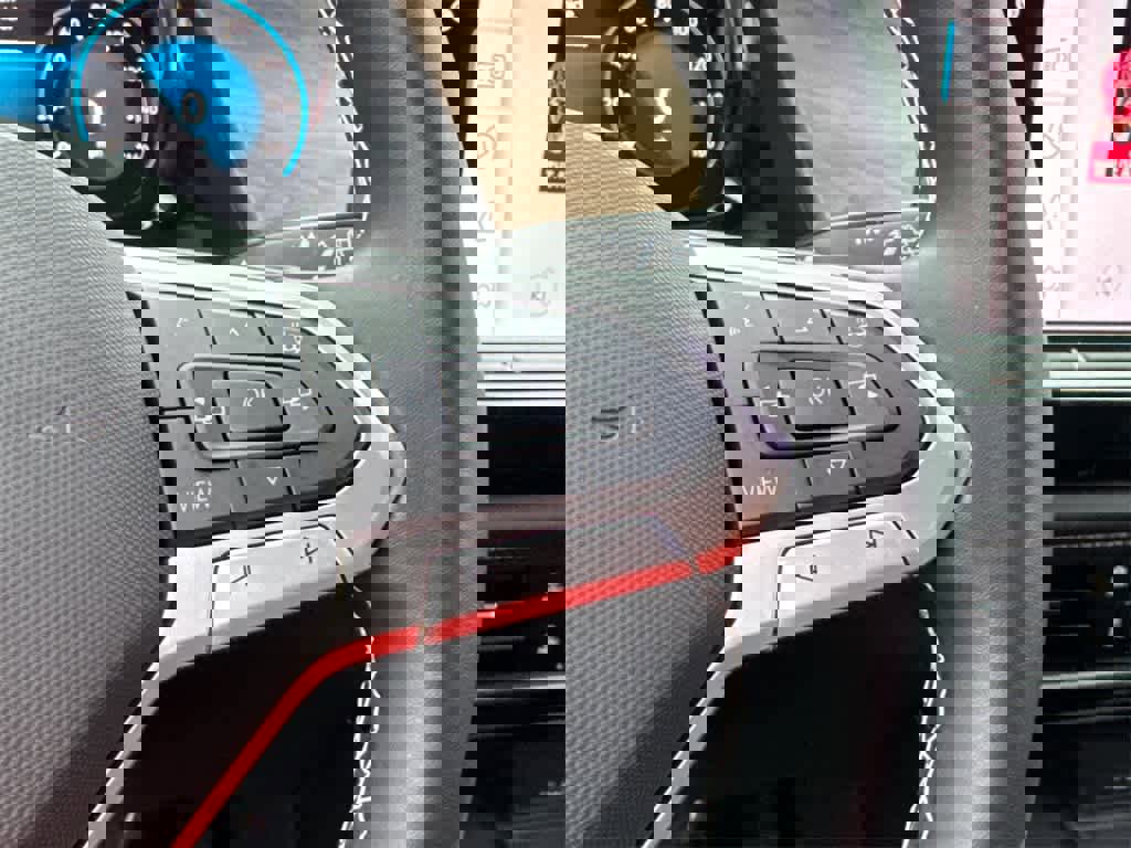 Used 2024 Volkswagen Atlas SE image 26