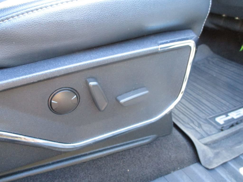 Used 2022 Ford F150 Lariat w/ Max Trailer Tow Package image 10