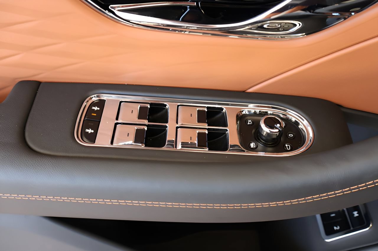 New 2026 Bentley Flying Spur Plug-In Hybrid AWD/4WD image 13