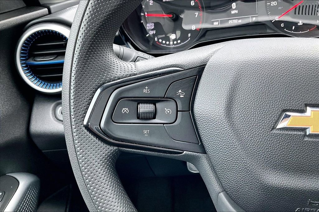 Used 2025 Chevrolet Trax LS image 18