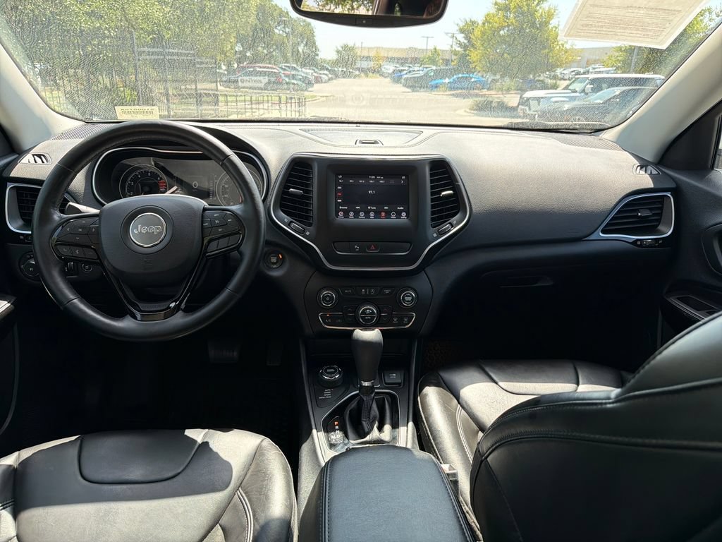 Used 2020 Jeep Cherokee Latitude Plus AWD/4WD image 29