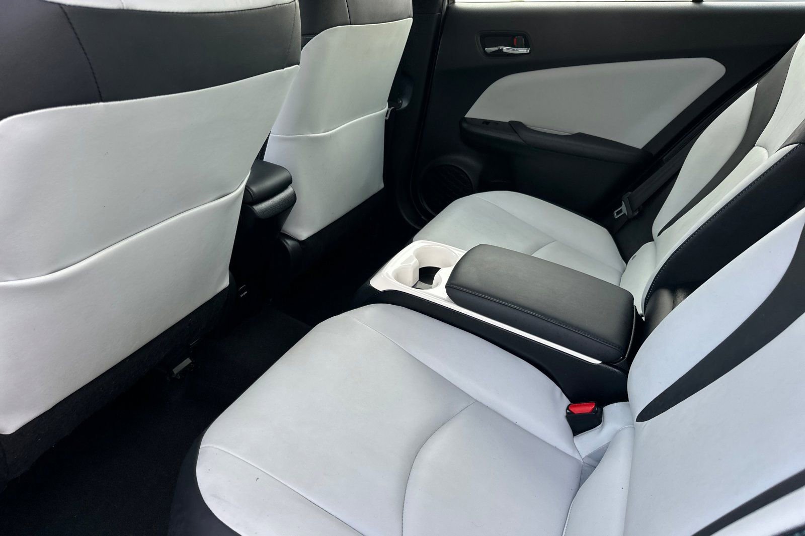 Used 2019 Toyota Prius Prime Advanced FWD image 12