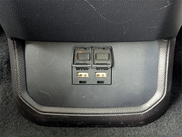 Used 2020 Toyota Highlander XLE image 18