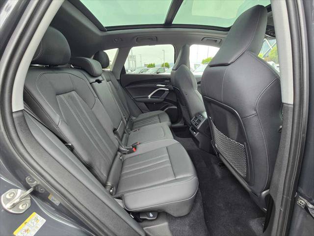 Certified 2025 Audi Q5 Premium Plus w/ Premium Plus AWD/4WD image 12