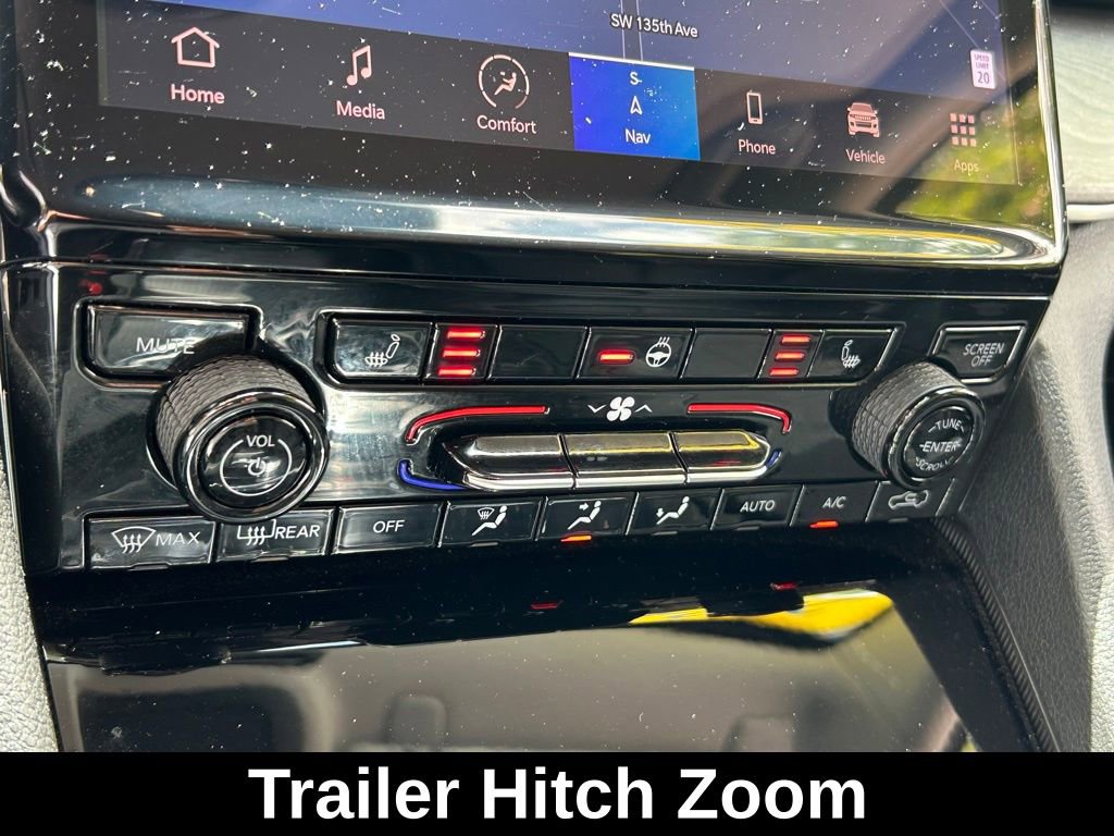 Used 2024 Jeep Grand Cherokee Limited w/ Black Appearance Package image 23