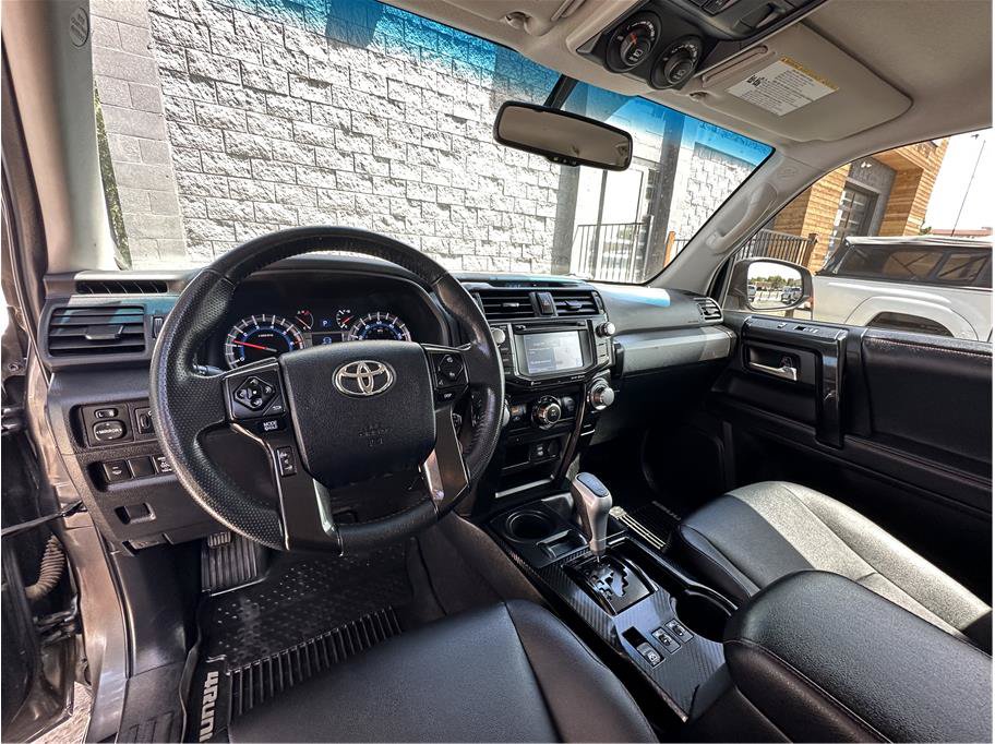 Used 2018 Toyota 4Runner TRD Off-Road Premium AWD/4WD image 2
