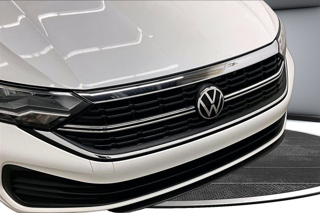 Used 2023 Volkswagen Jetta SE FWD image 30